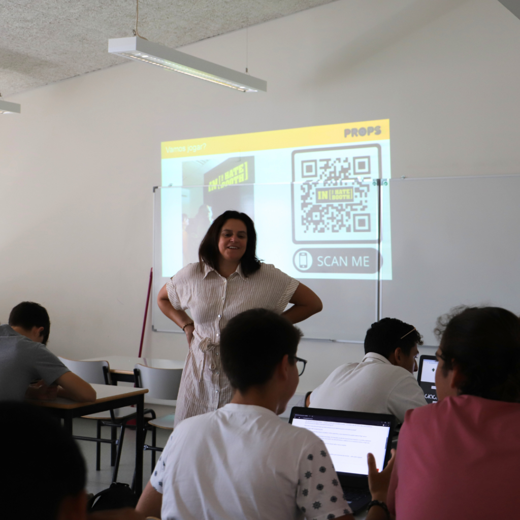 Projeto PROPS recolhe dados sobre comportamentos dos jovens em plataformas de jogos online para identificar e combater discurso de ódio.
